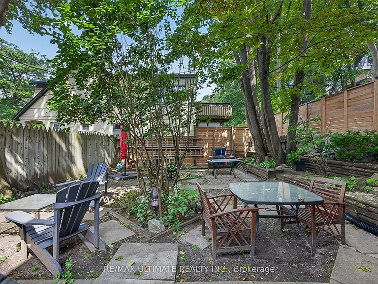 2360 Queen St E #3 — Photo 20