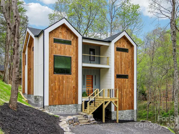 181 Curly Maple Dr, Canton, NC 28716