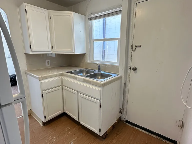 215 N Orchard Ave #5 — Photo 8