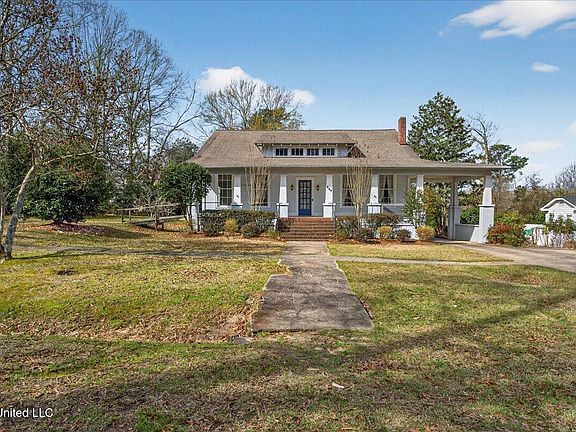 2nd image of 504 W Railroad Ave