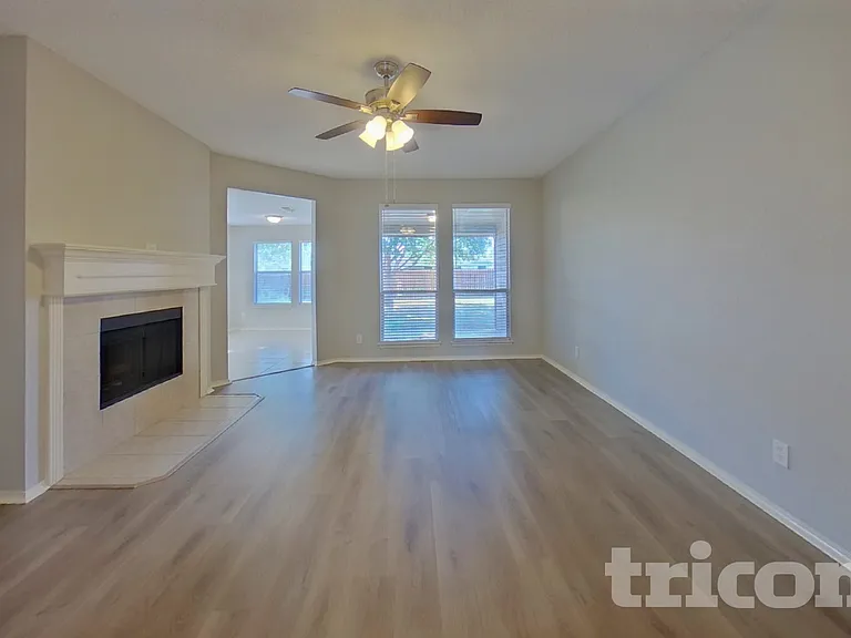 521 Olive St — Photo 3