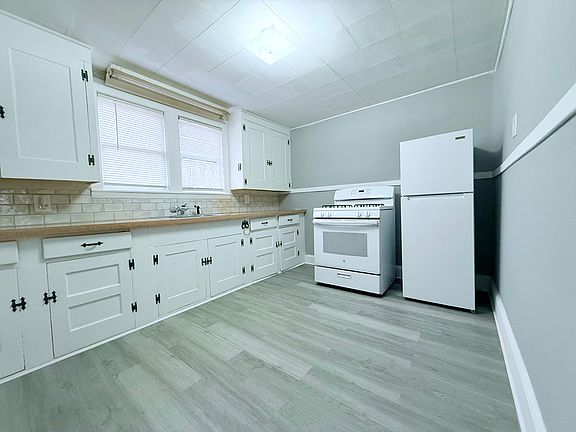 2nd image of 59 Ethel St #3