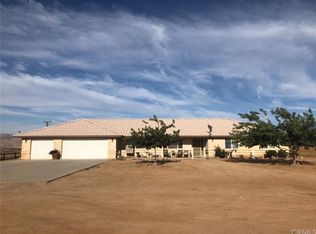 11283 Tecopa Rd, Apple Valley, CA 92308