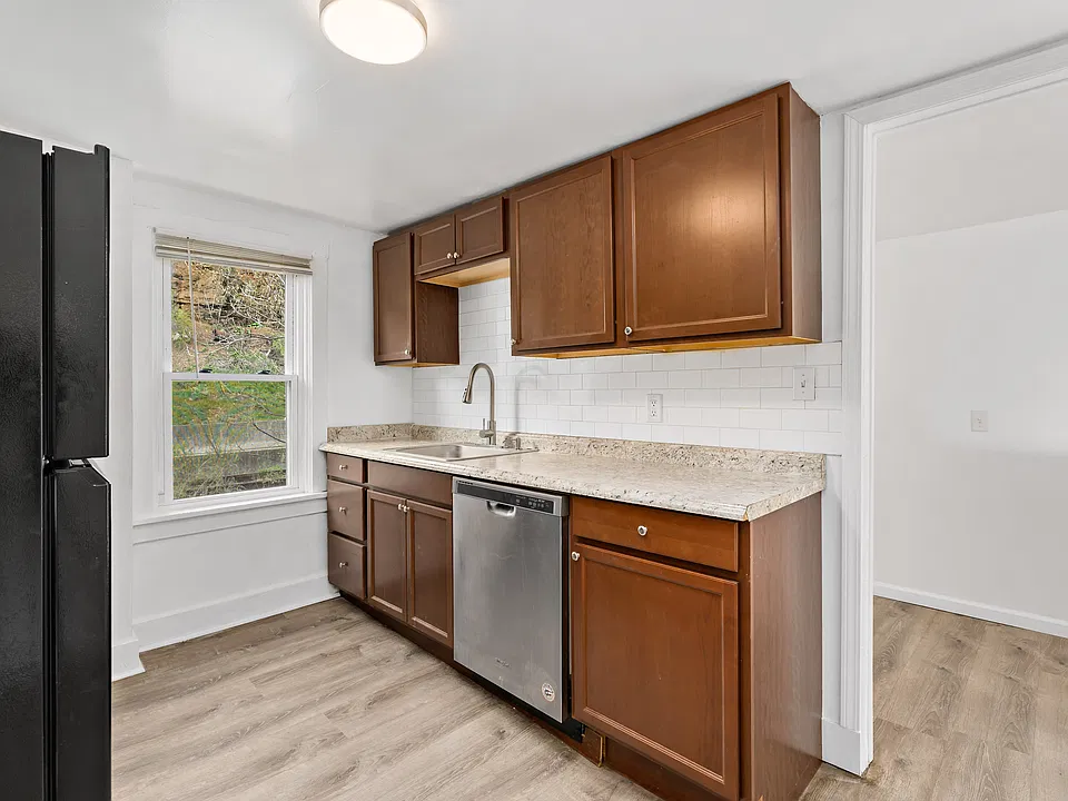 401 Arch St #4-1