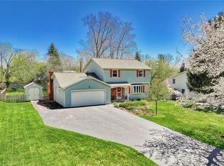 88 Hilltop Dr, Penfield, NY
