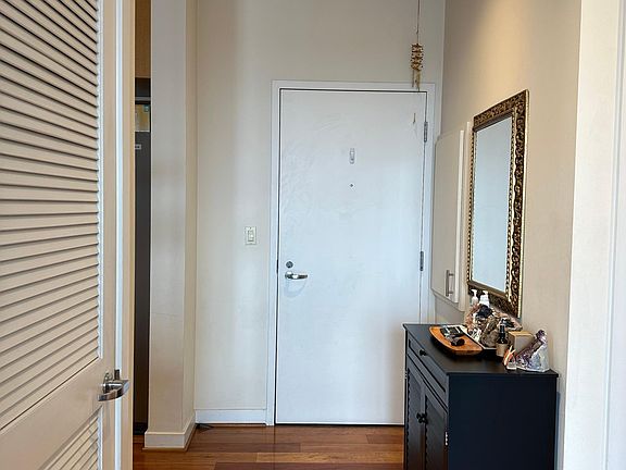5th image of 245 Berry St