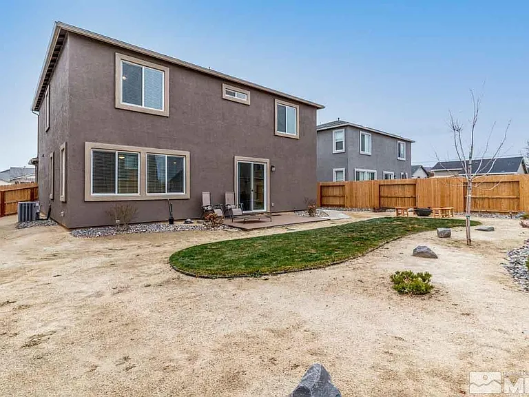 9341 Pond Ct — Photo 10