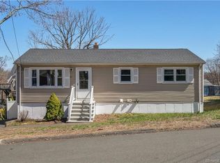 19 Robart St, West Haven, CT 06516