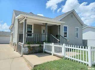 62 N 5th Ave, Canton, IL 61520