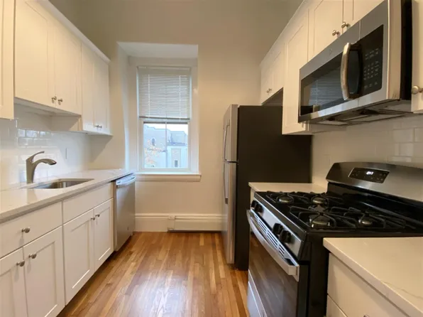 194 Central St, Somerville, MA