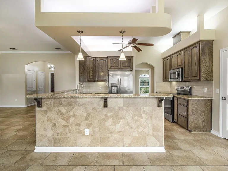 3825 Kangaroo Ct — Photo 4