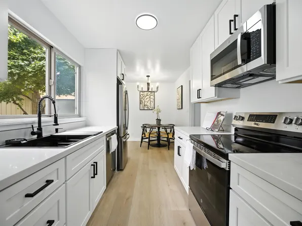 3200 Fiji Ln, Alameda, CA 94502