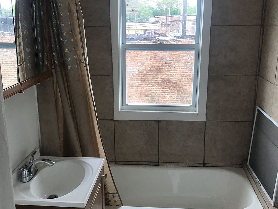 2nd image of 2422 W Lithuanian Plaza Ct #2