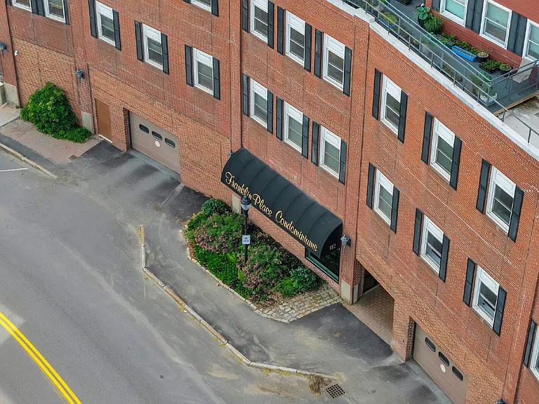 112 Franklin St #C2 — Photo 39