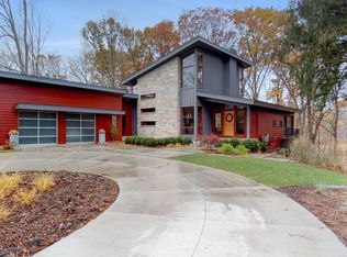 550 Spear St, Saugatuck, MI 49453