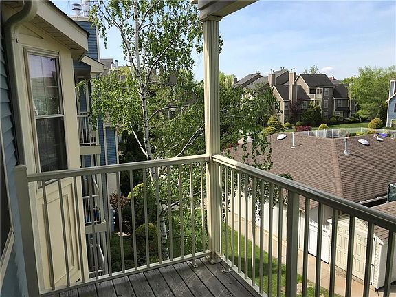 2nd image of 316 Cozzens Ct #316