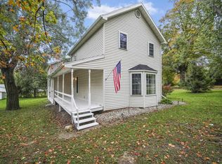 567 Devils Lake Hwy, Manitou Beach, MI 49253