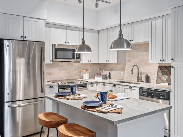 1721 SE 17th St APT 736