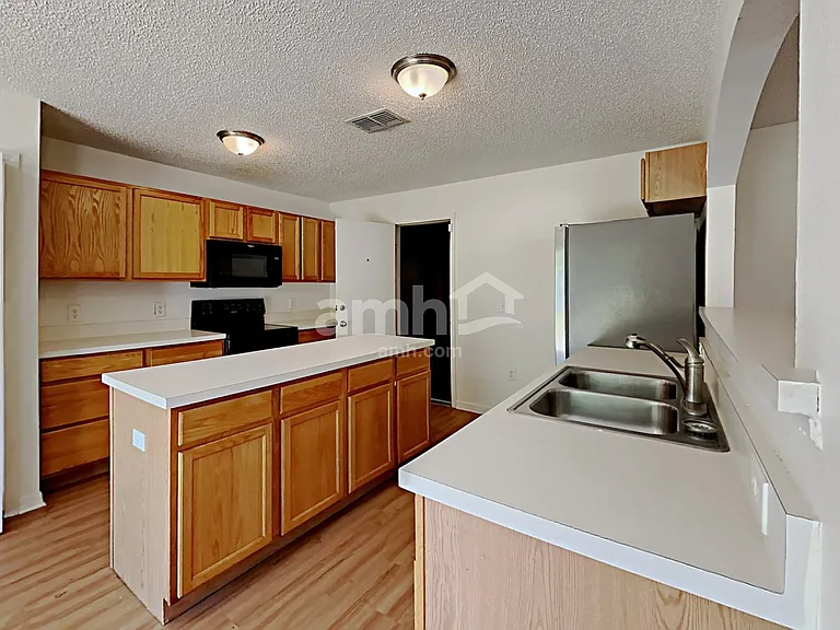 10421 Opus Dr — Photo 5