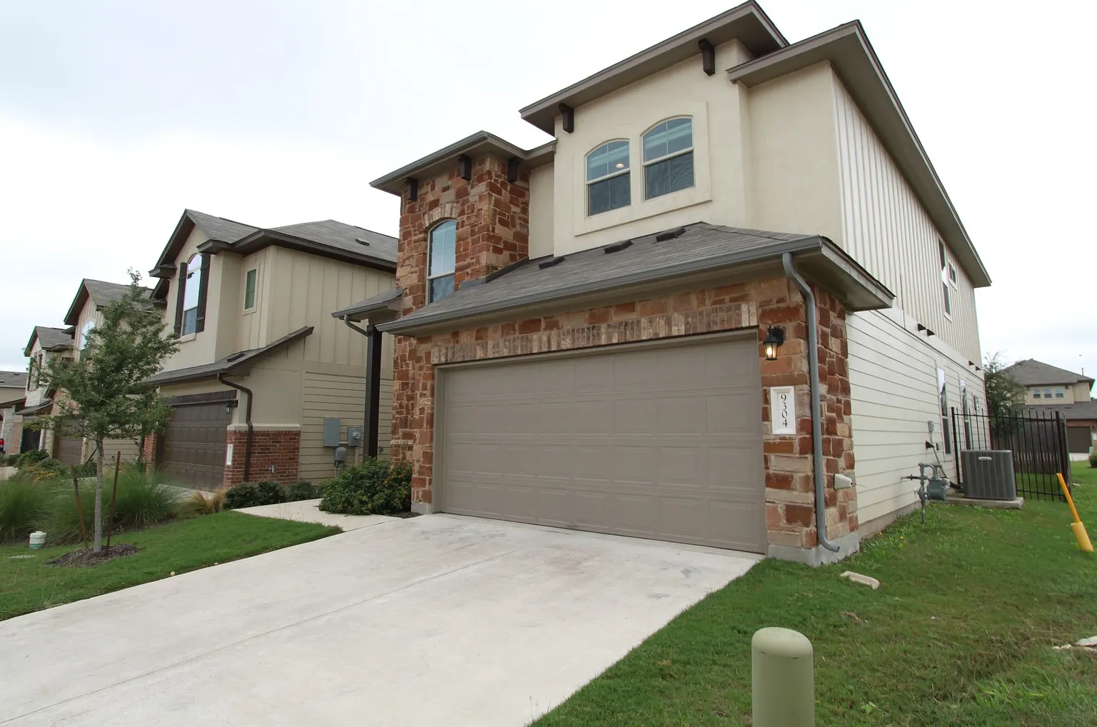 Comfort & Convenience in the Heart of South Austin — Photo 3