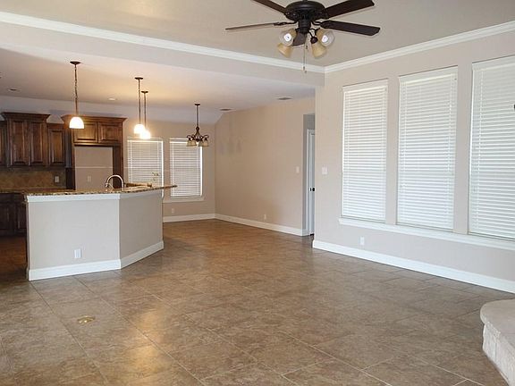 5th image of 5812 Sabine Dr