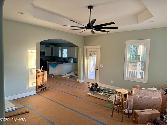 3rd image of 106 NE 52nd Street
