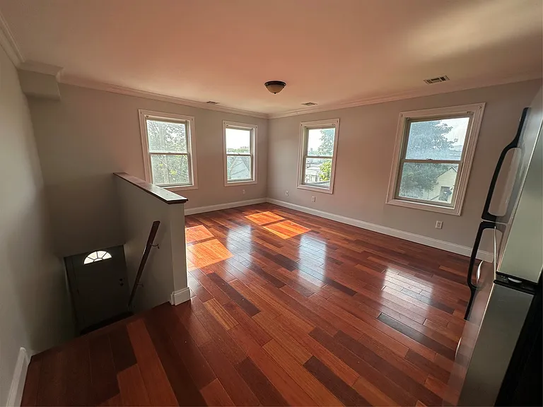 35 Mary St #2 — Photo 3