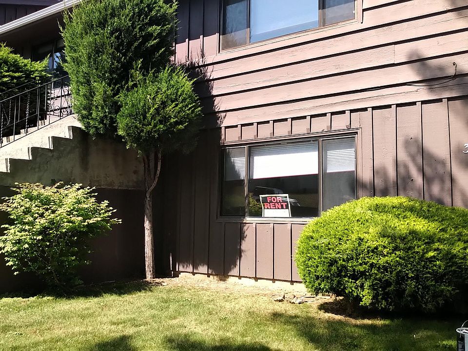 2nd image of 1330 NW Hall Dr APT 1