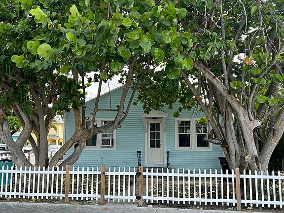 2nd image of 415 9th Avenue N