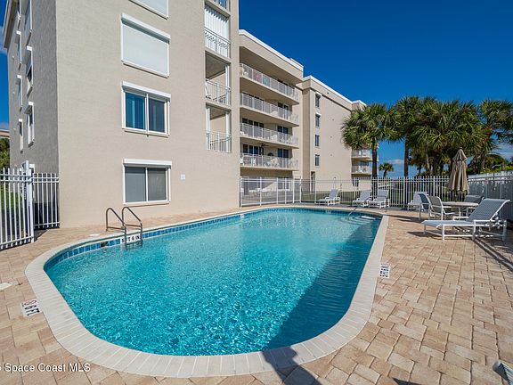 3rd image of 425 Buchanan Ave Unit 201