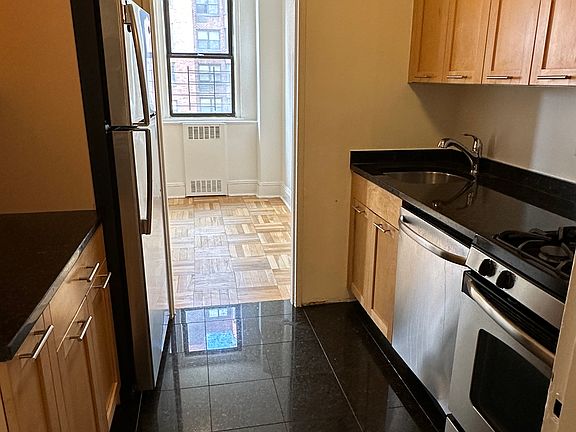 5th image of 435 E 79th St APT 8B