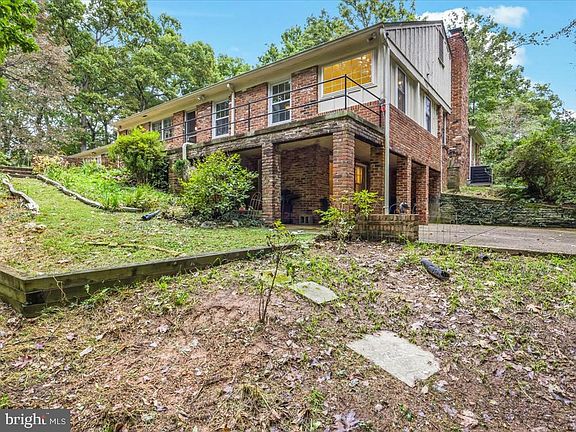 4th image of 1122 Laurelwood Dr