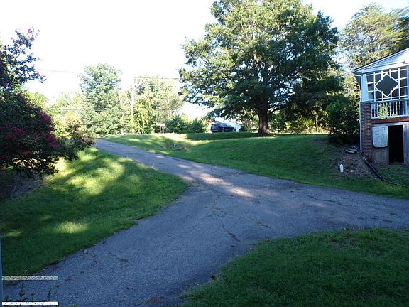 2nd image of 753 Mount Cross Rd