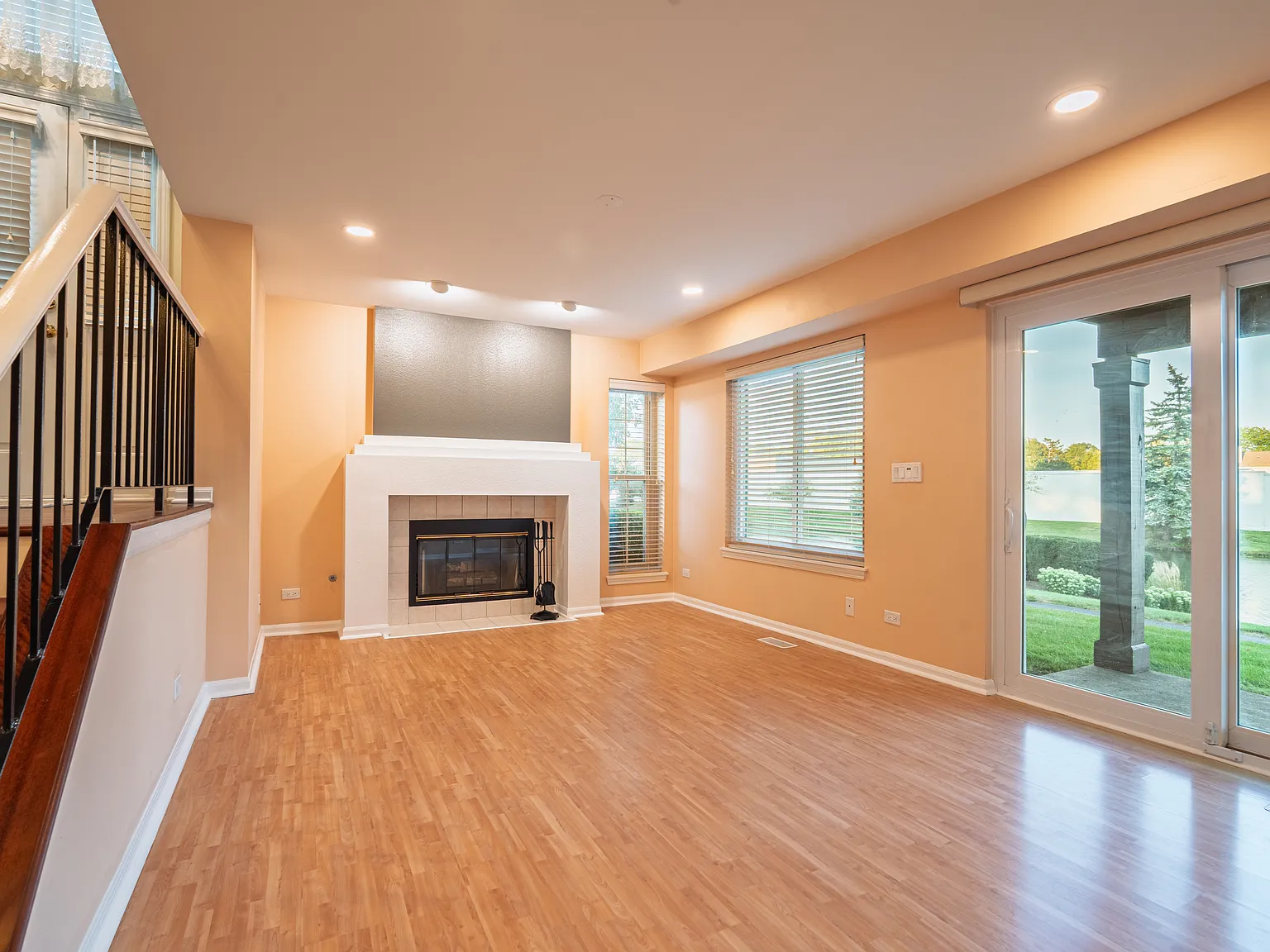 4 bed, 1814 sqft, $3,995 — Photo 3