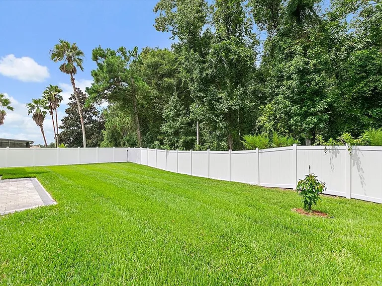 8884 Hampton Landing Dr E — Photo 32