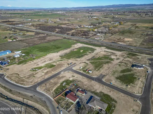 413 Victory Way Lot 19, Sunnyside, WA 98944