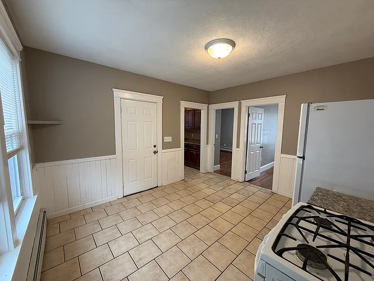 180 Harold St #2 — Photo 2