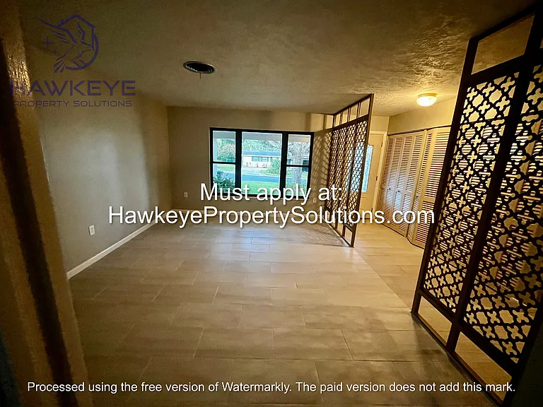 3205 Carleton Cir W — Photo 4