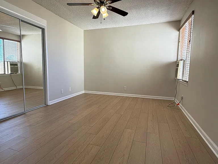 1031 N Ogden Dr — Photo 14