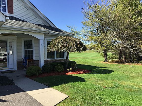 2nd image of 40 Julia Cir