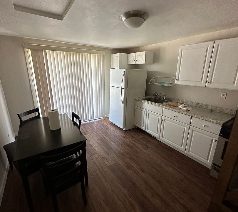 1st image of 1092 E Monte Vista Ave