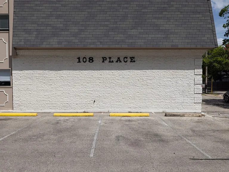 108 Place Apartments — Photo 12