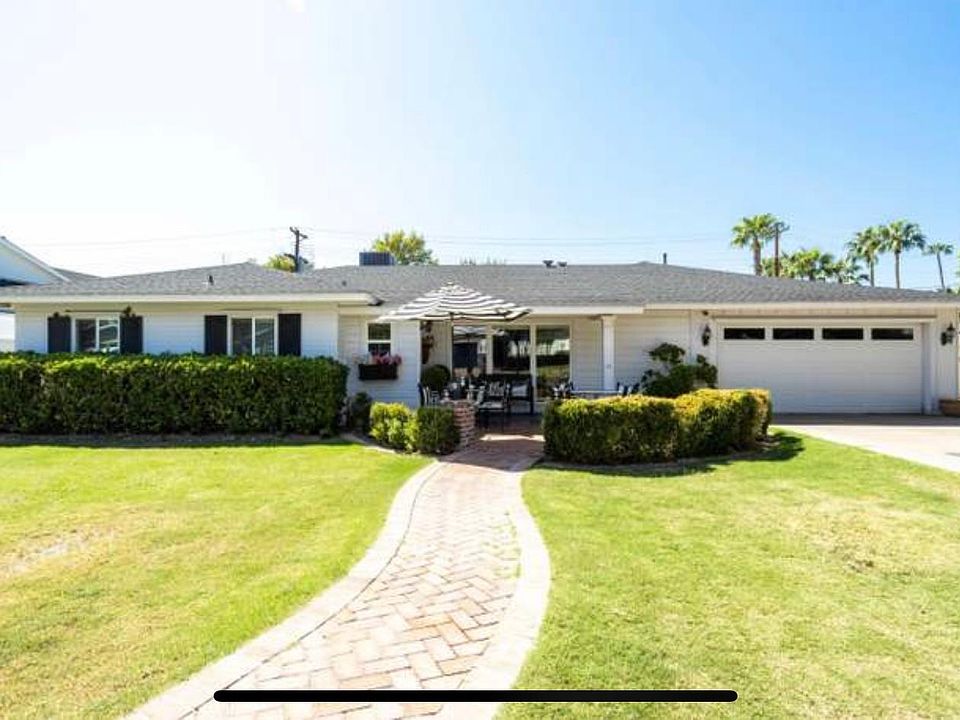 beautiful Arcadia location- front yard looks at Camelback mountain - also includes RV parking space