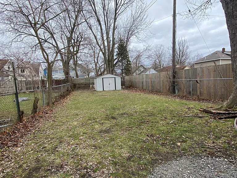 1124 Jefferson St — Photo 13