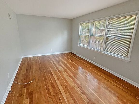3rd image of 1850 Saint Anthony Ln