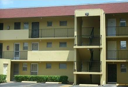 1st image of 1530 NE 191st St APT 101