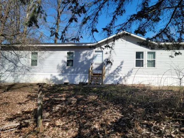 2290 Laberdee Rd, Adrian, MI 49221