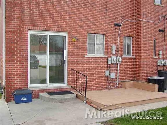 2nd image of 26521 Jefferson Ave