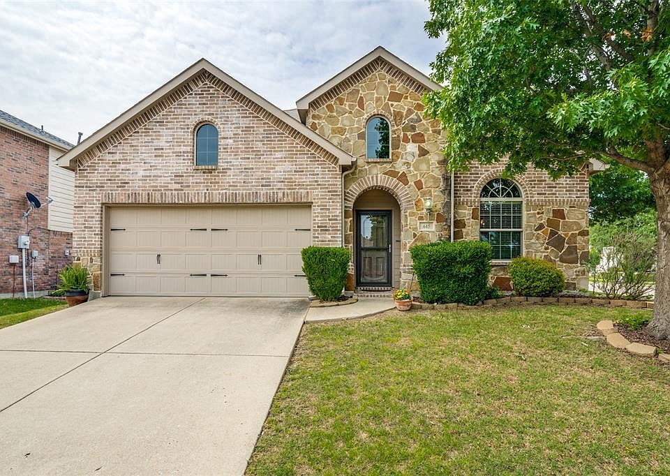 1st image of 445 Hackberry Dr