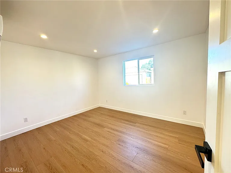 6860 Aura Ave — Photo 10